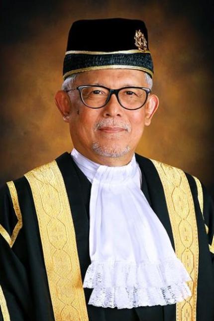 YA Dato' Azmi bin Ariffin