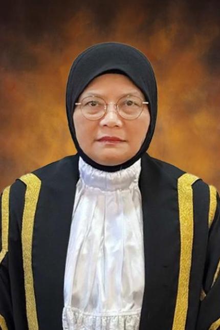 YA Puan Fathiyah binti Idris